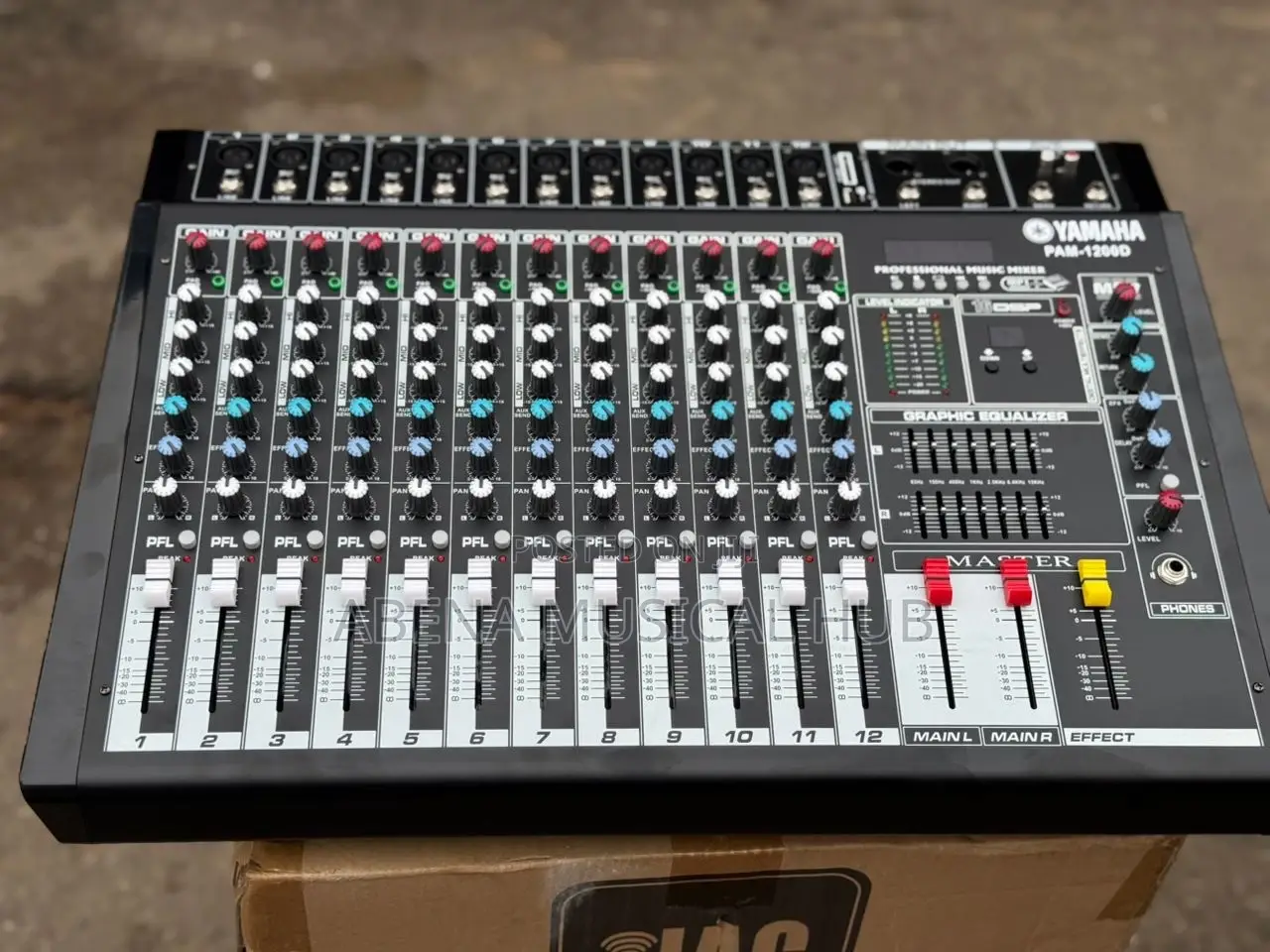 Yamaha Powered Mixer 12 Channel