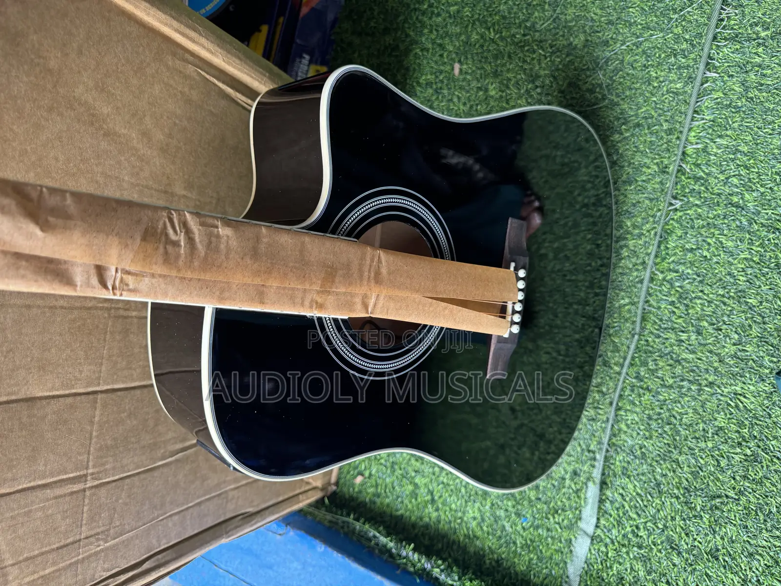 Yamaha Semi-Acoustic Guitar (Black)
