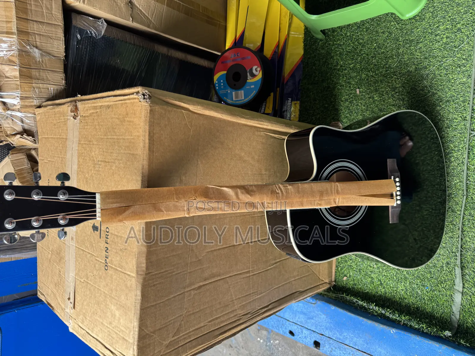 Yamaha Semi-Acoustic Guitar (Black)