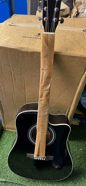 Yamaha Acoustic Guitar