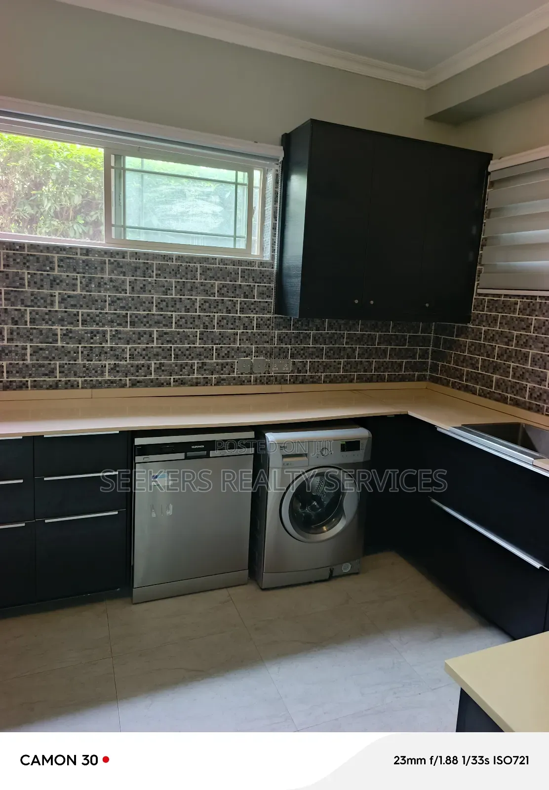 4bdrm Townhouse / Terrace in Seekers Realty, Cantonments for rent