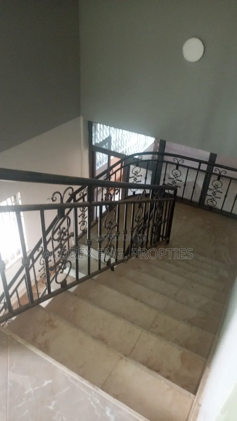5bdrm Duplex in Gated Community, Oyarifa for rent