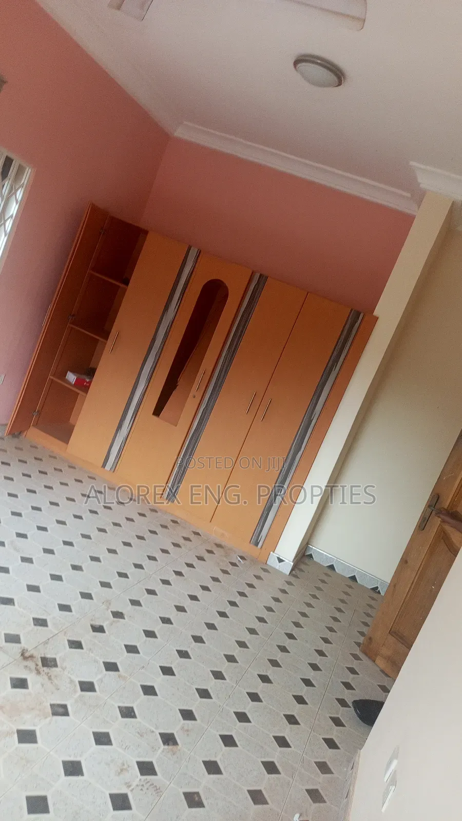 5bdrm Duplex in Gated Community, Oyarifa for rent