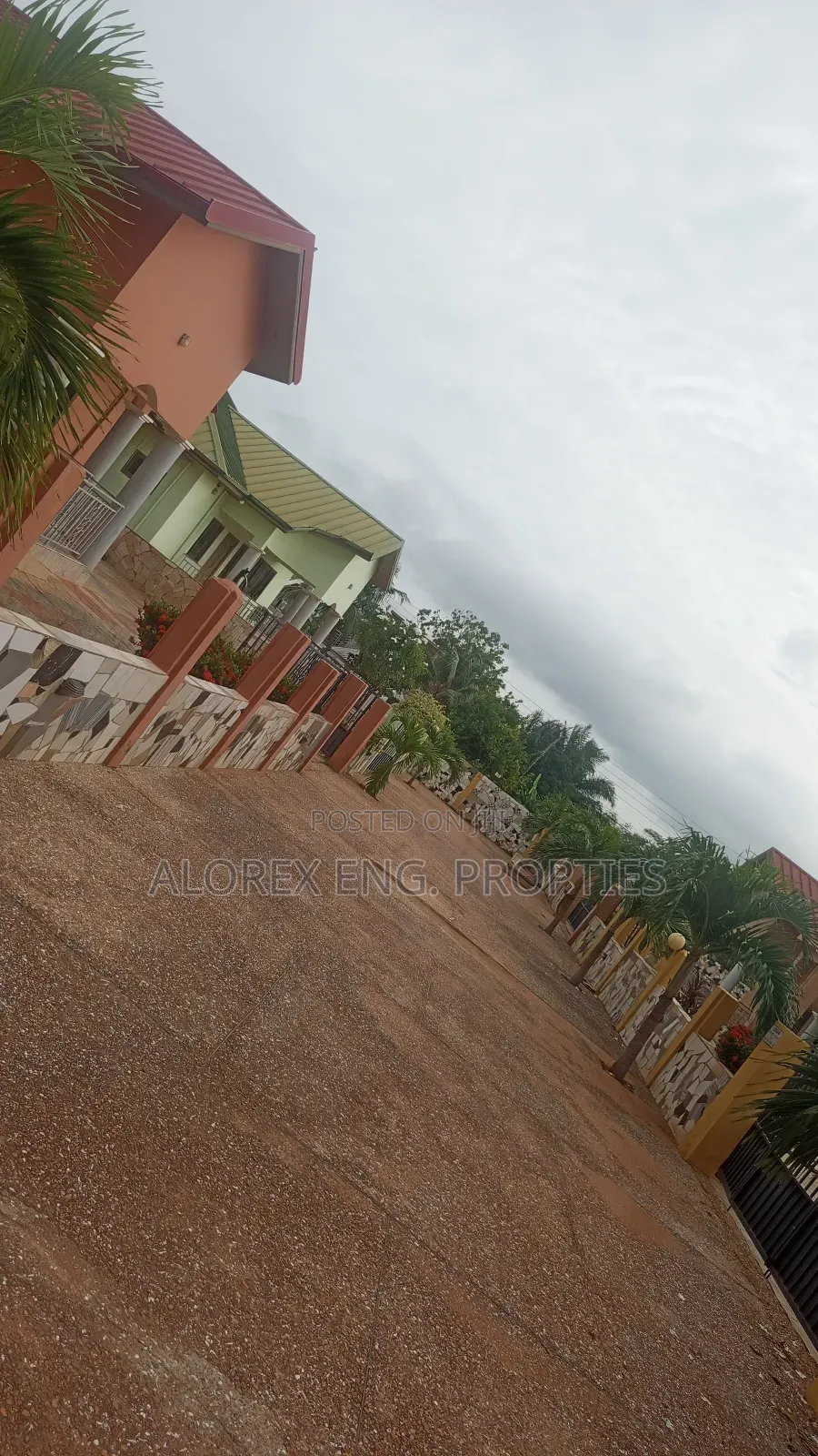 5bdrm Duplex in Gated Community, Oyarifa for rent