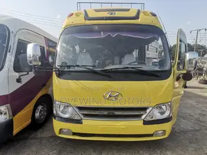 Hyundai County 2012 Yellow