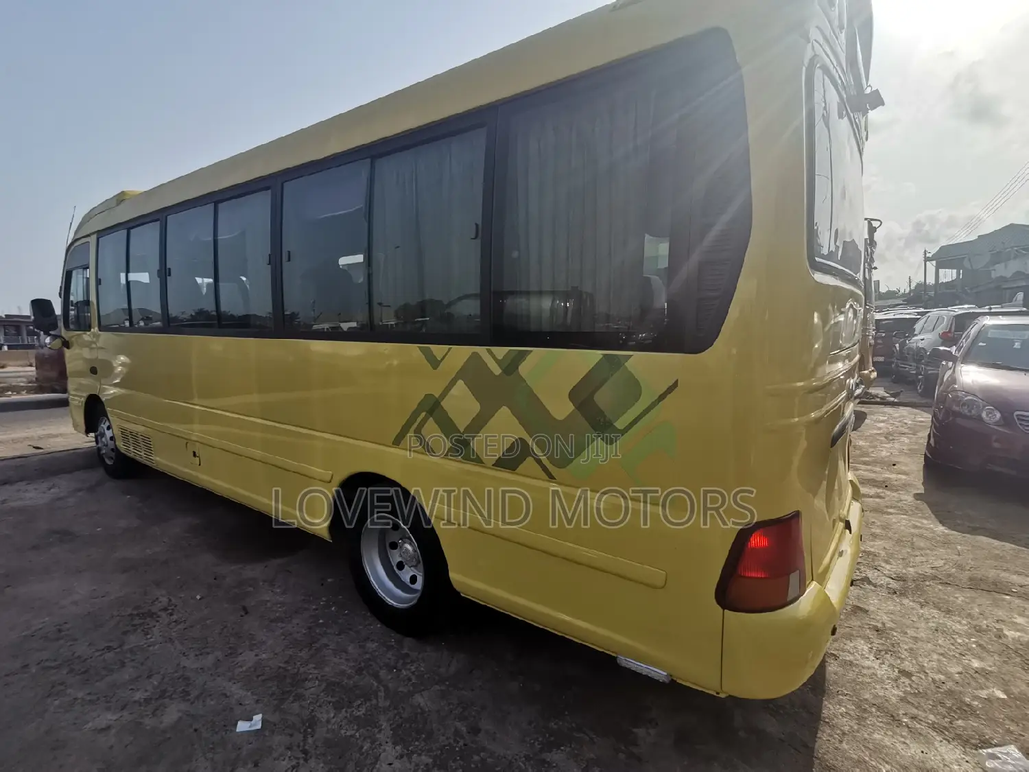 Hyundai County 2012 Yellow