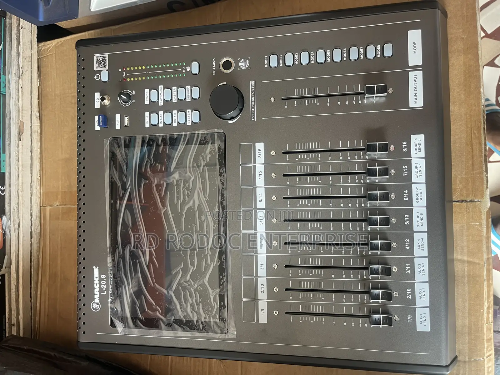 Mackie L 20.8 Digital Mixer 16 Channel