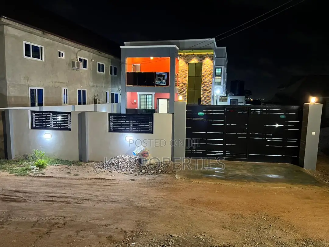 4bdrm Duplex in Millenium City for sale