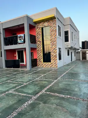 4bdrm Duplex in Millenium City for sale