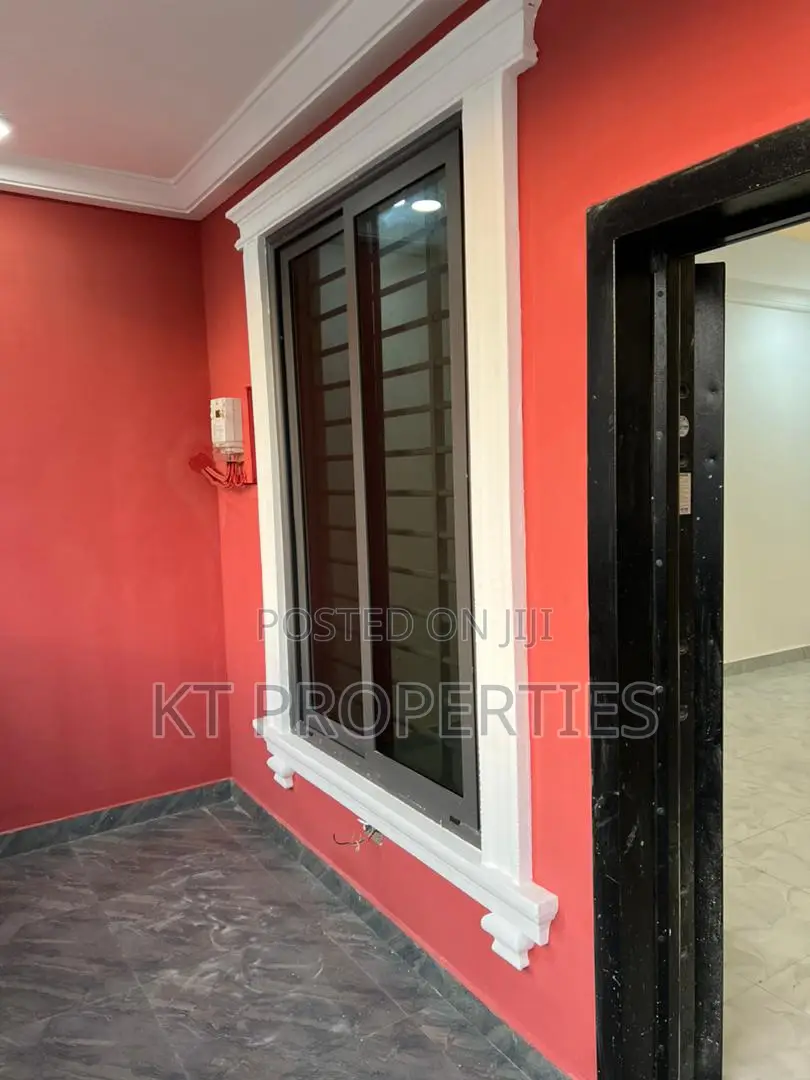 4bdrm Duplex in Millenium City for sale
