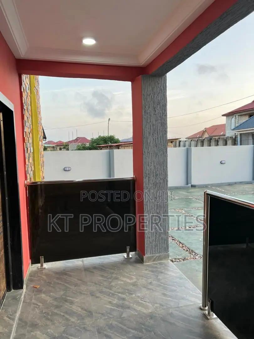 4bdrm Duplex in Millenium City for sale