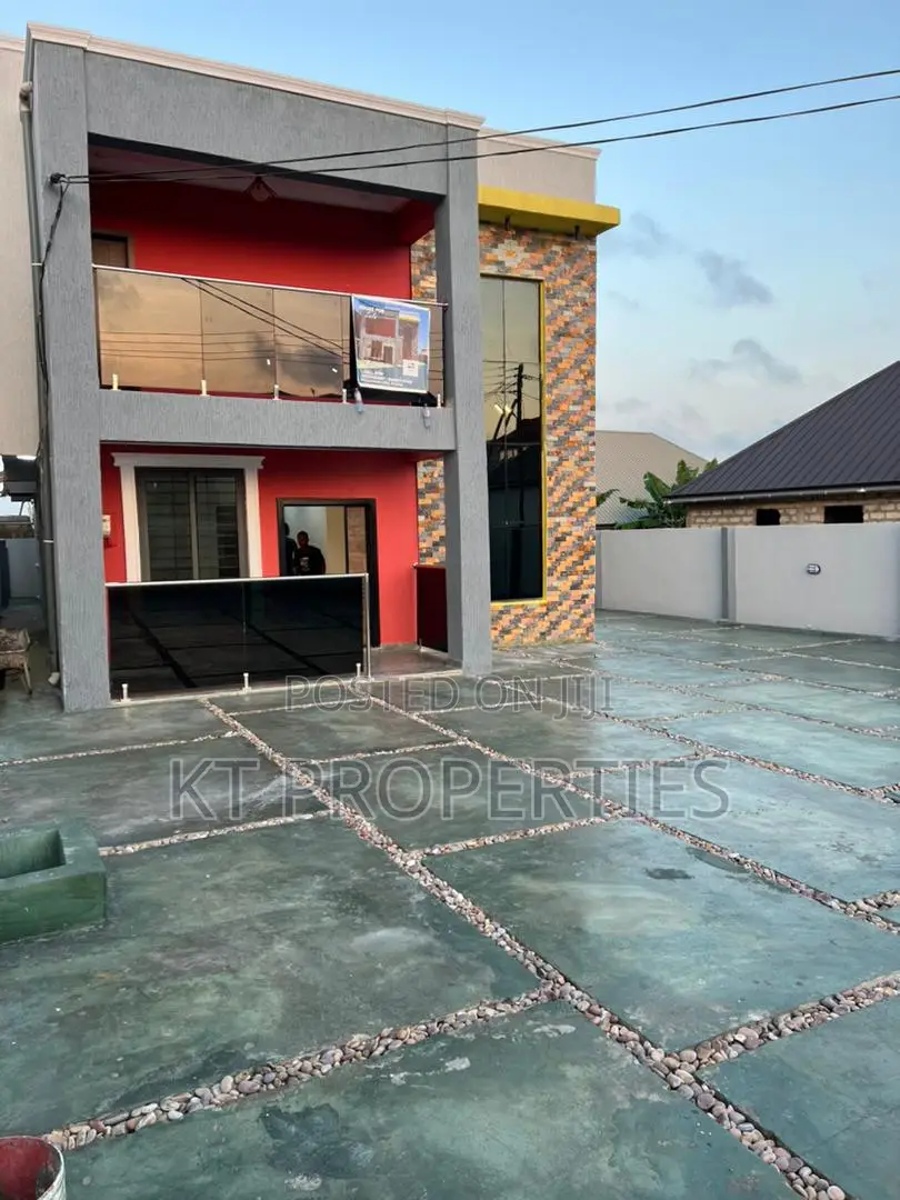 4bdrm Duplex in Millenium City for sale