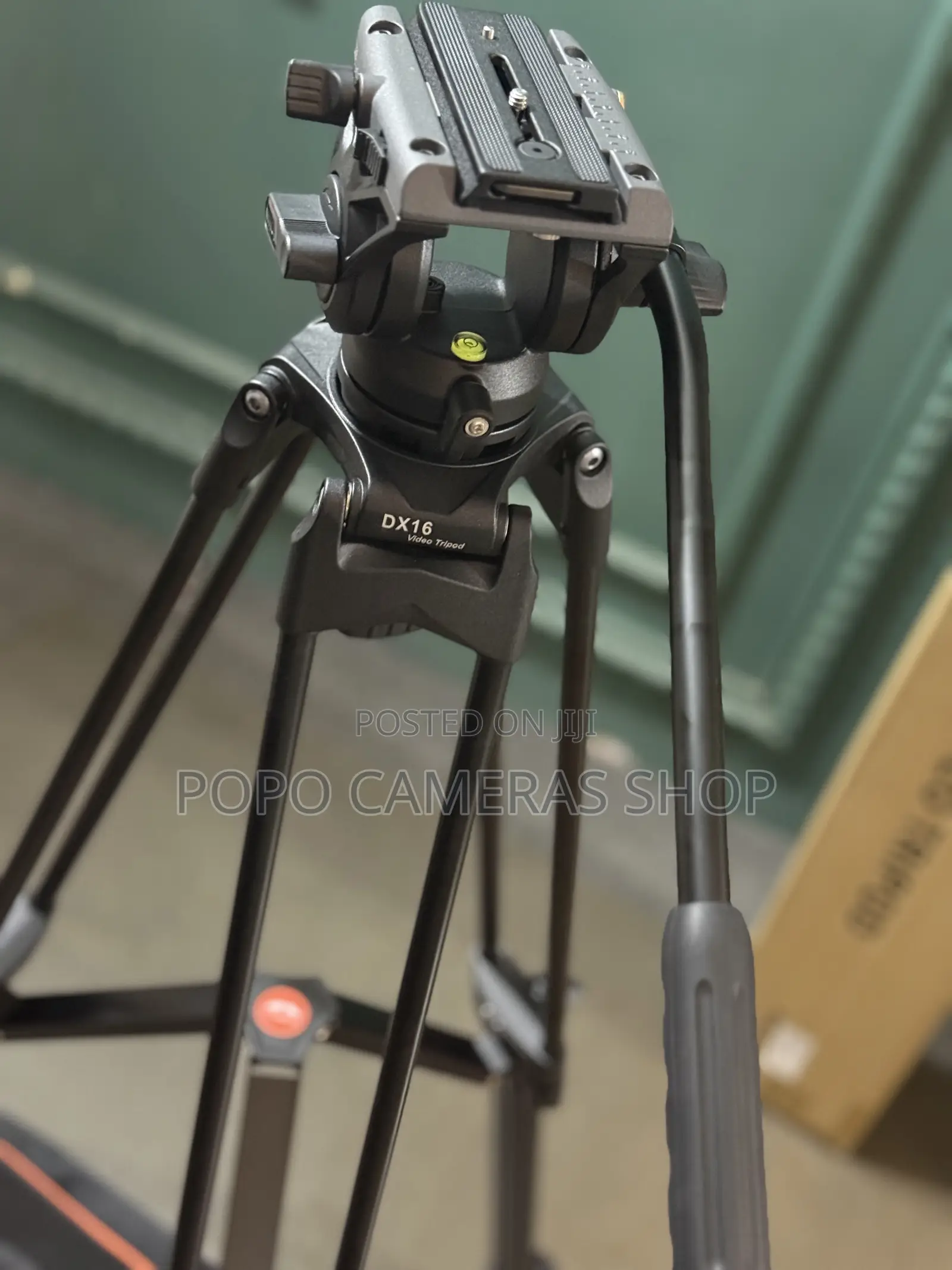 Coman Dx16 Pro Tripod With Fluid Head