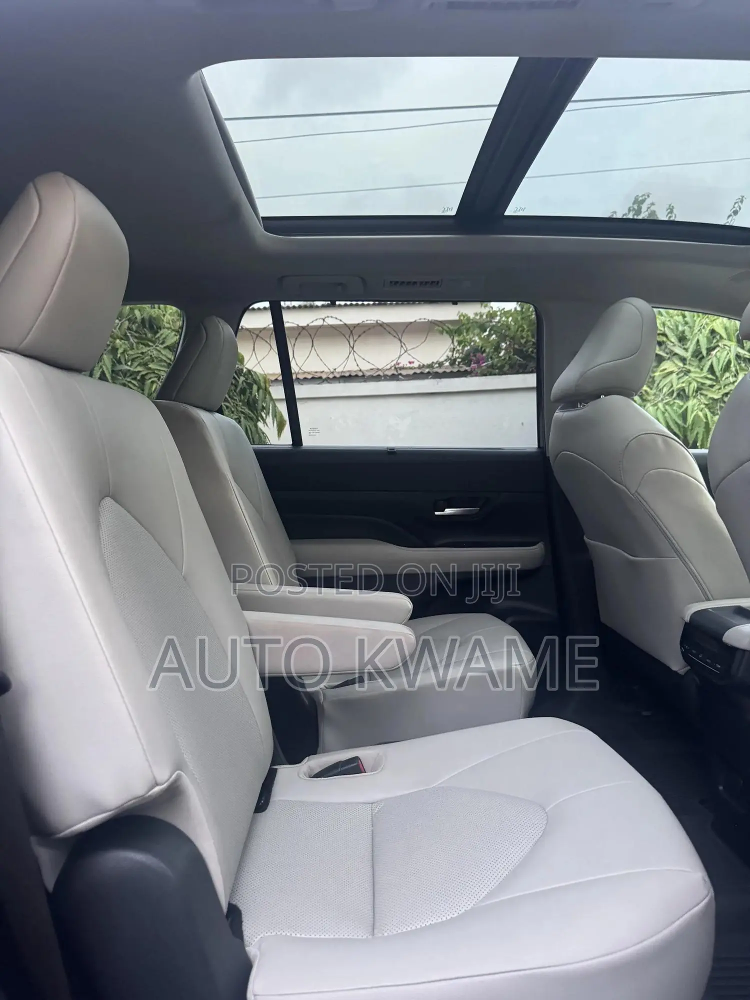 Toyota Highlander XLE AWD 2024 Red
