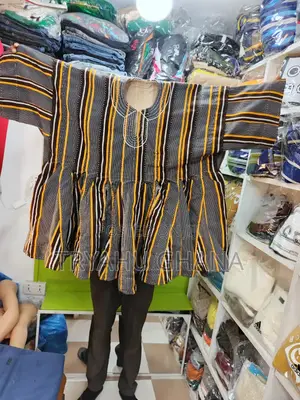 A Smock That Speaks Before You Do
