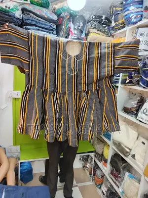 A Smock That Speaks Before You Do