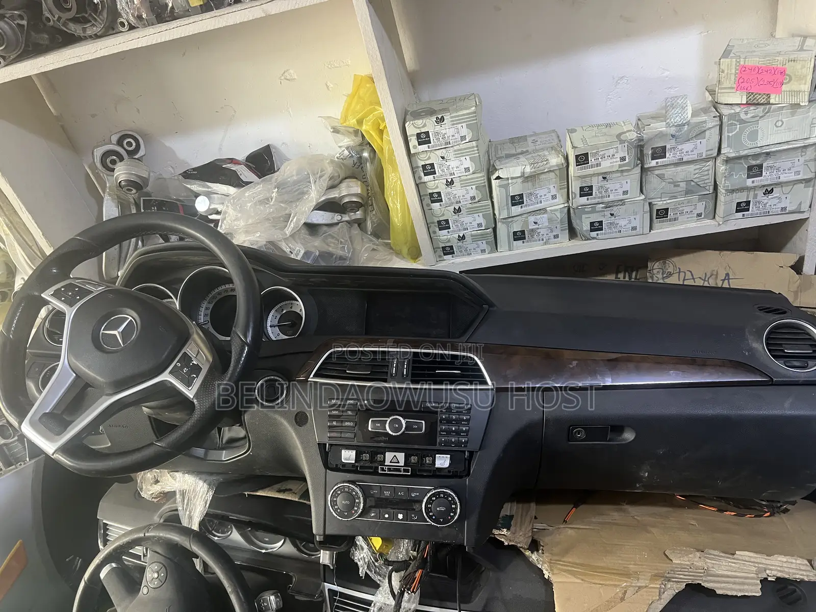 W 204 Dashboard