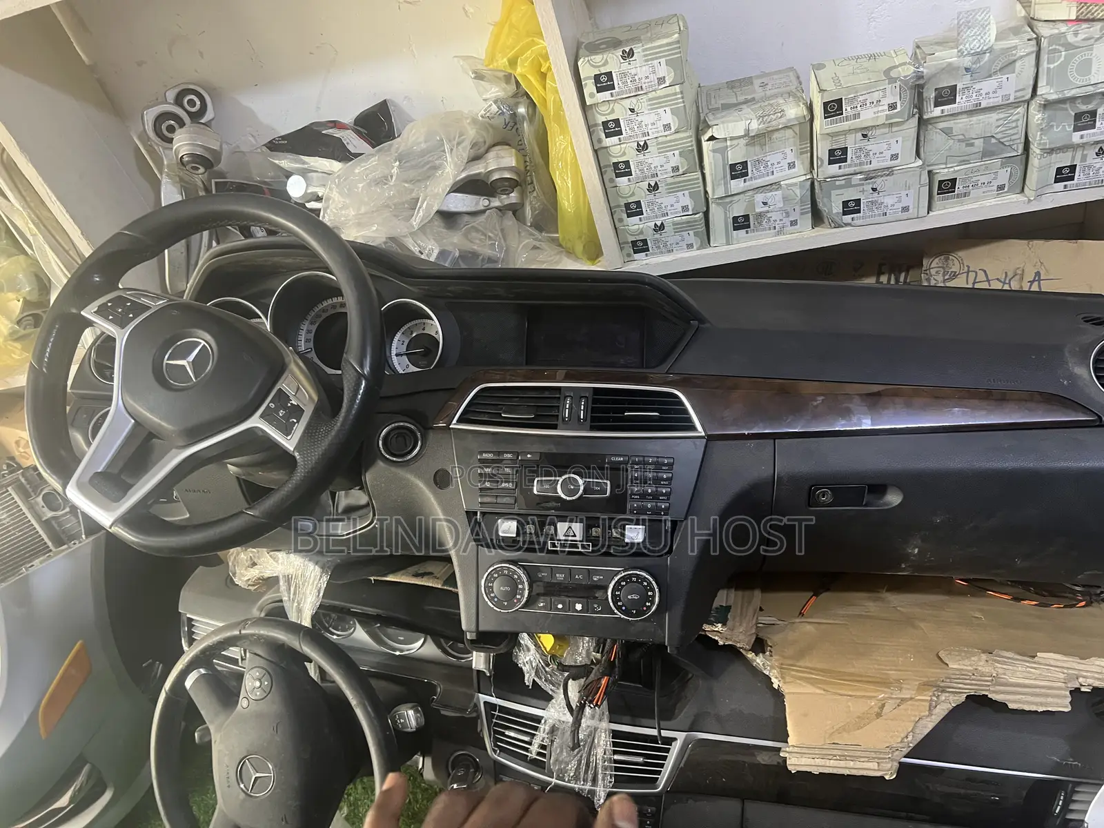 W 204 Dashboard