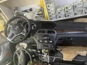 W 204 Dashboard