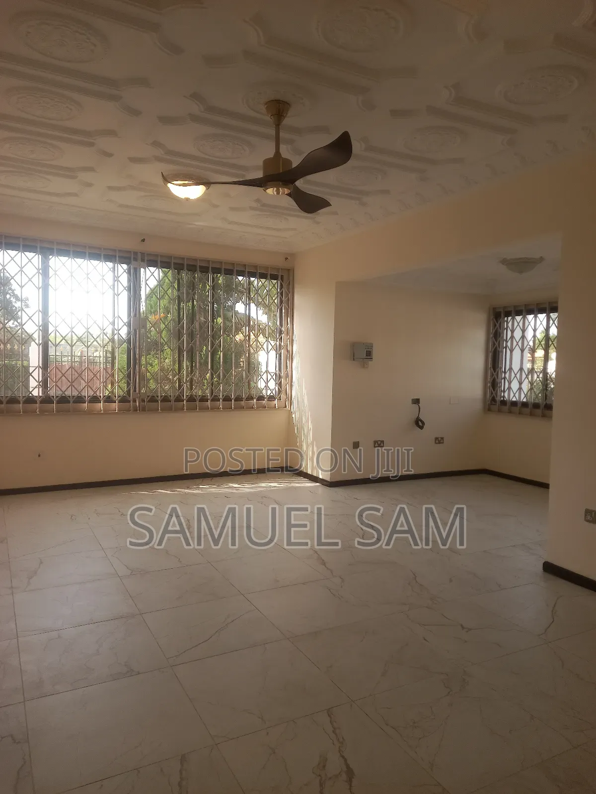 4bdrm Mansion in Com.3, Tema Metropolitan for rent