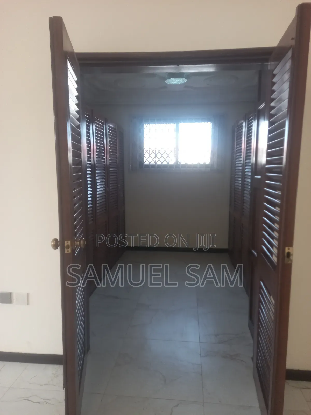 4bdrm Mansion in Com.3, Tema Metropolitan for rent