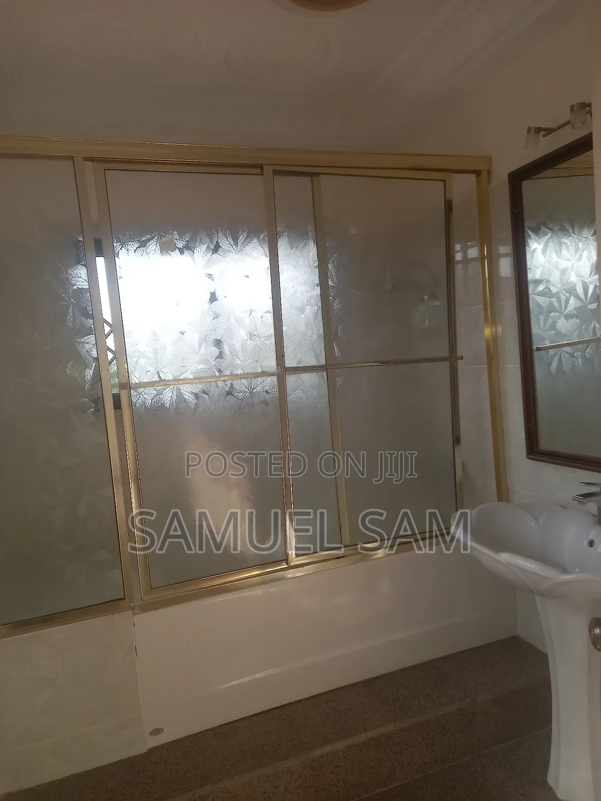 4bdrm Mansion in Com.3, Tema Metropolitan for rent