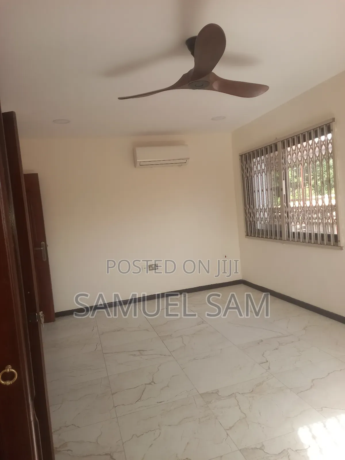 4bdrm Mansion in Com.3, Tema Metropolitan for rent