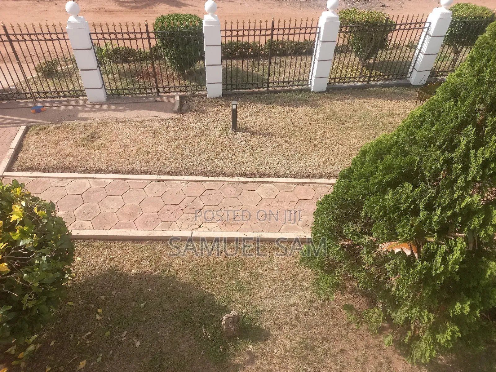 4bdrm Mansion in Com.3, Tema Metropolitan for rent