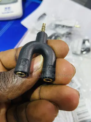 3.5mm Audio Splitter Small Compatible -Black