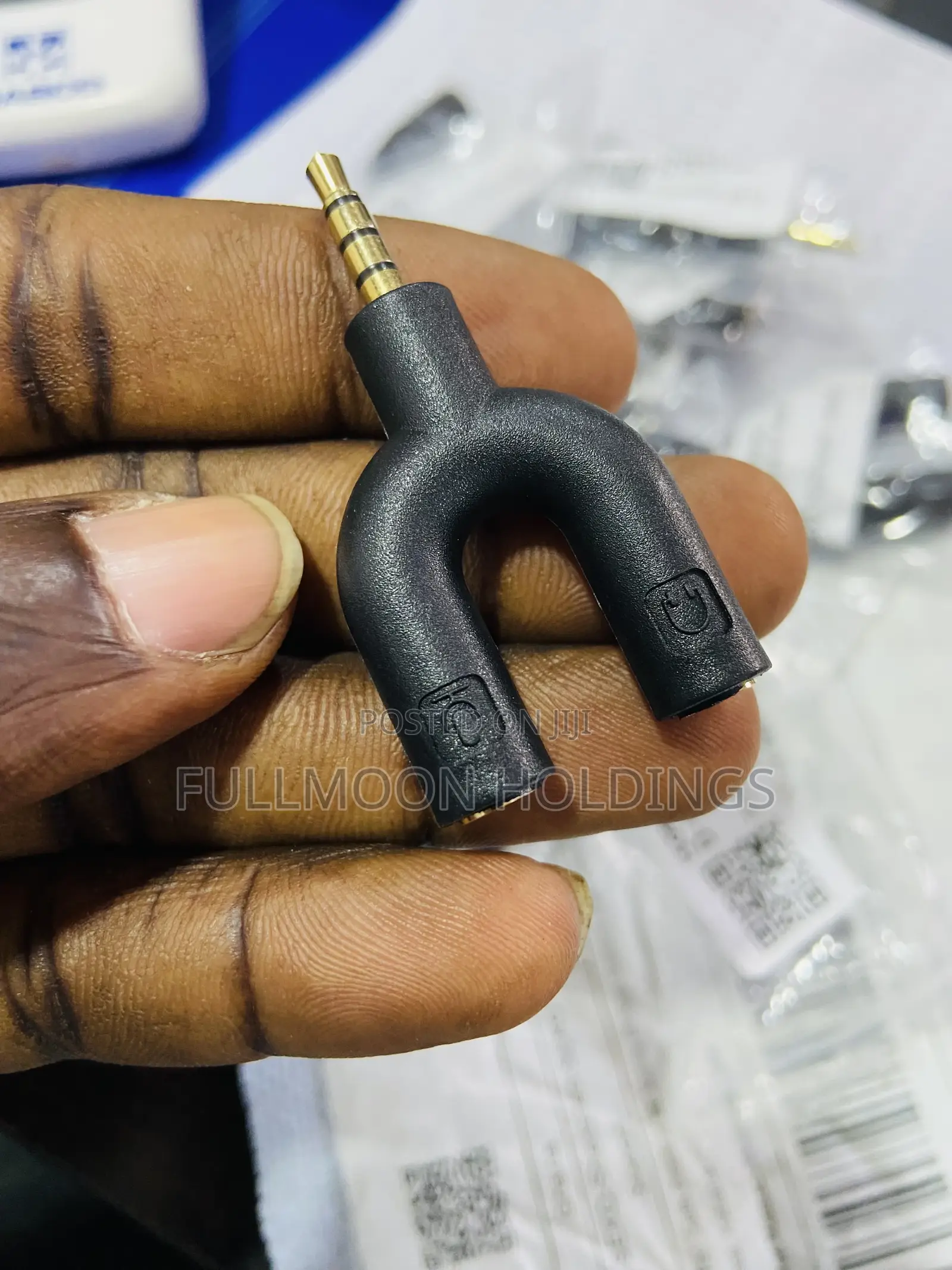 3.5mm Audio Splitter Small Compatible -Black