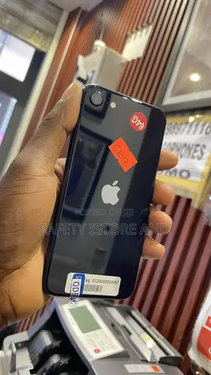 New Apple iPhone SE (2022) 64 GB