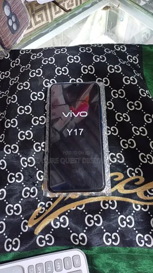 Vivo Y17 256 GB Purple