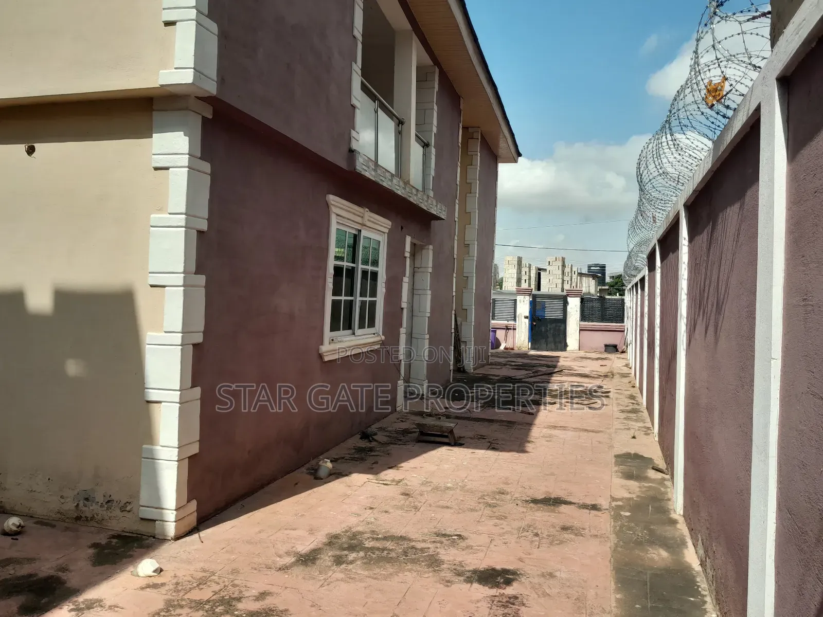5bdrm House in Tech Ayigya, Kumasi Metropolitan for sale