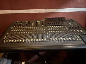 Behringer X32 Digital Mixer With Roadcase