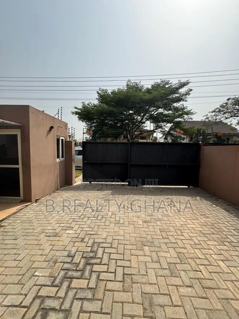 Furnished 3bdrm Apartment in Airport Residential Area for rent