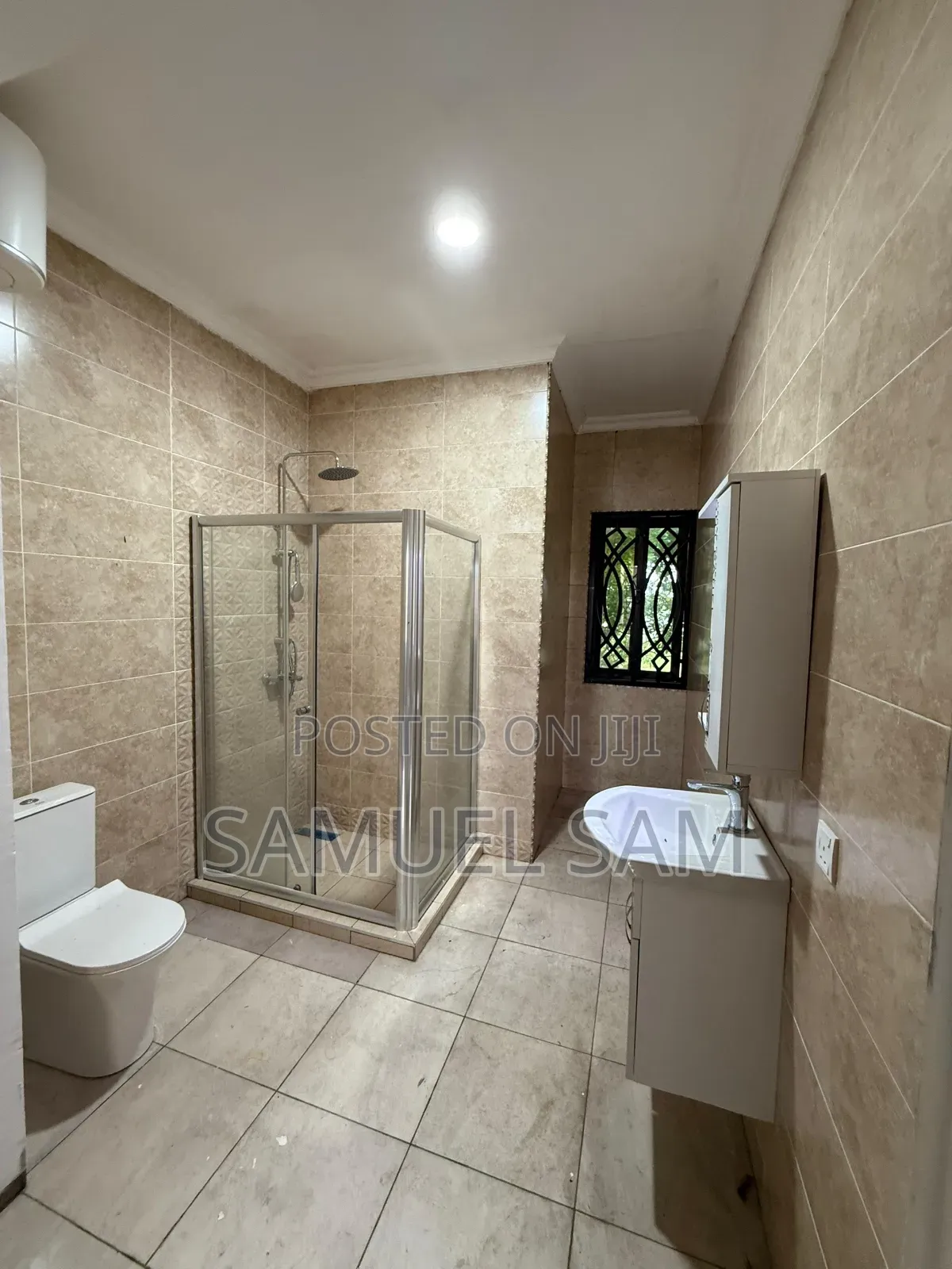 3bdrm Townhouse / Terrace in Beach Road, Tema Metropolitan for rent