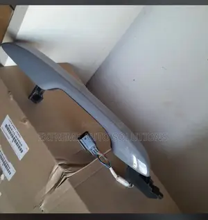 Honda Crv 24 Front Left Exterior Door Handle, Smart Entry.