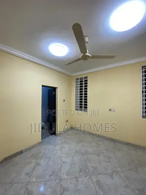 2bdrm Apartment in Lakeside for rent