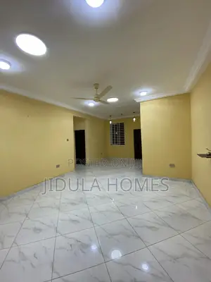 2bdrm Apartment in Lakeside for rent