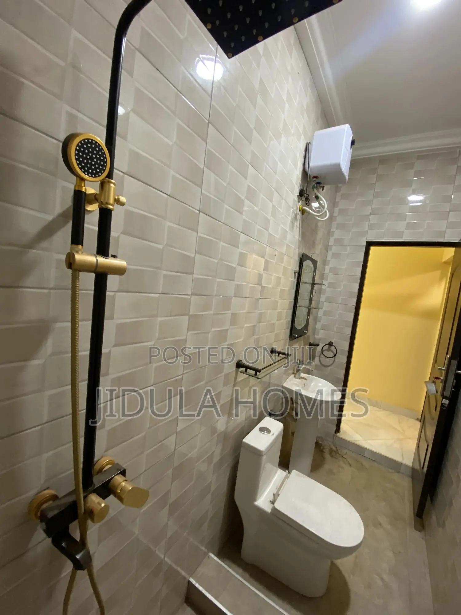 2bdrm Apartment in Lakeside for rent