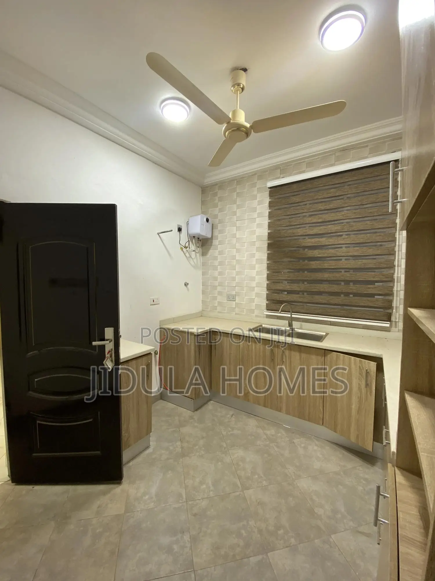 2bdrm Apartment in Lakeside for rent