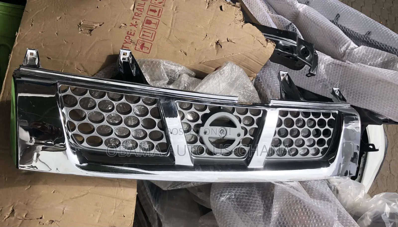 Original Nissan Hardbody Front Grill / Grille / Shells