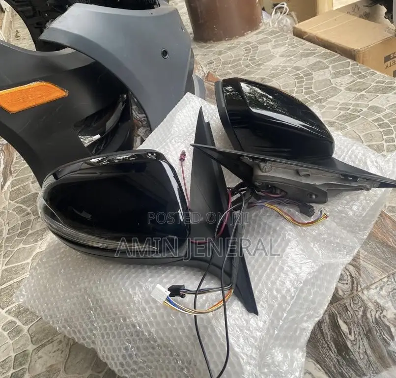 C300 W205 Side Mirrors