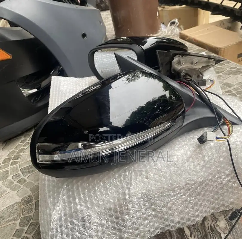 C300 W205 Side Mirrors