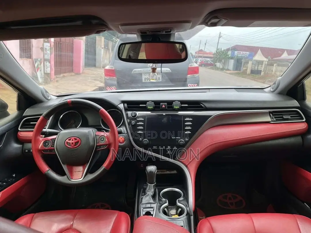 Toyota Camry XSE (2.5L 4cyl 8A) 2019 Silver