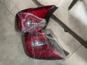 Camry 2012 Tail Light Pair Spec