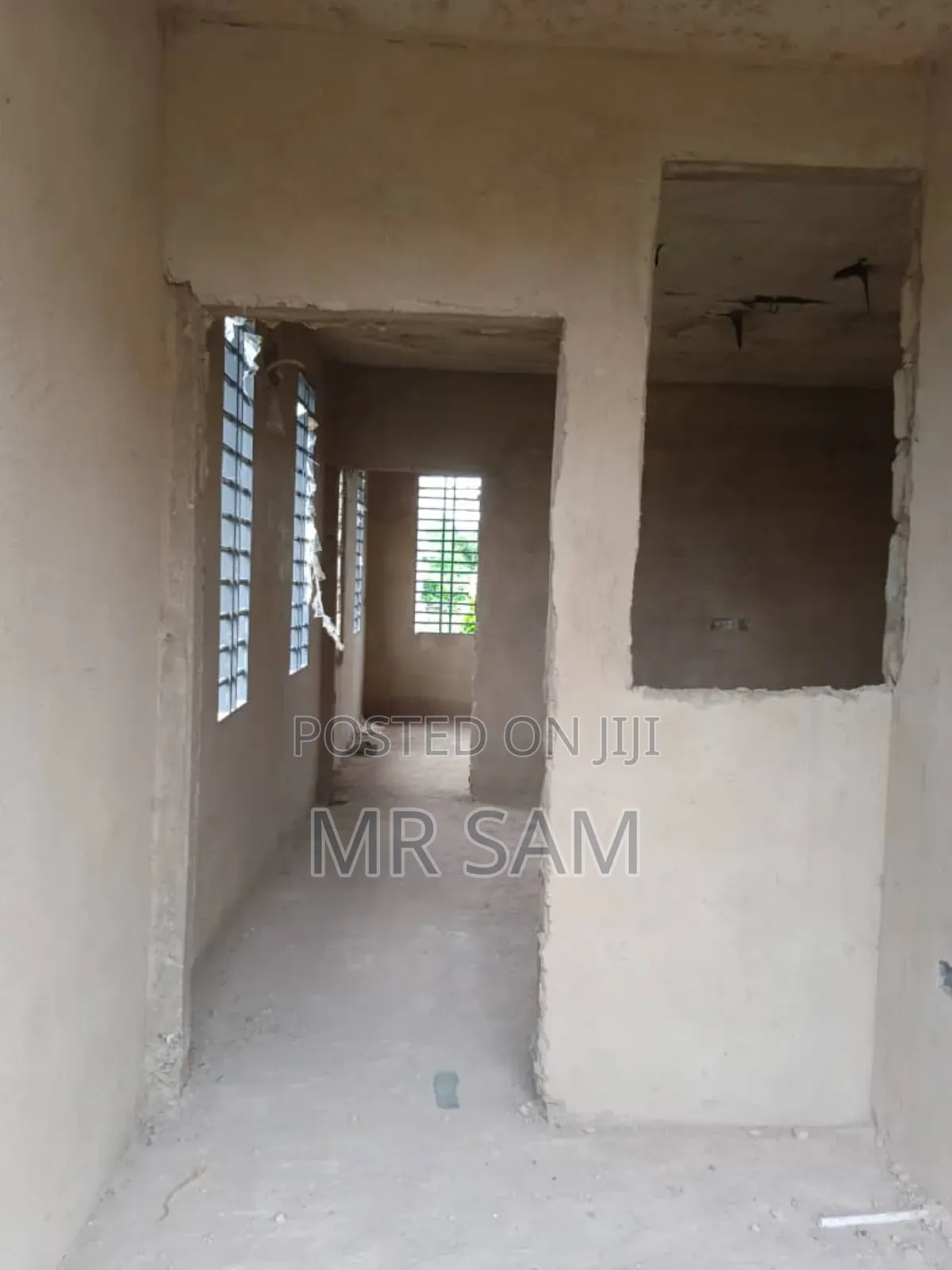 8bdrm House in Ablekuma Odumase for sale