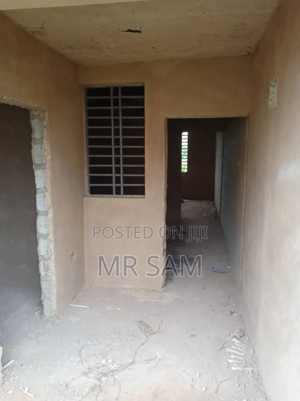 8bdrm House in Ablekuma Odumase for sale