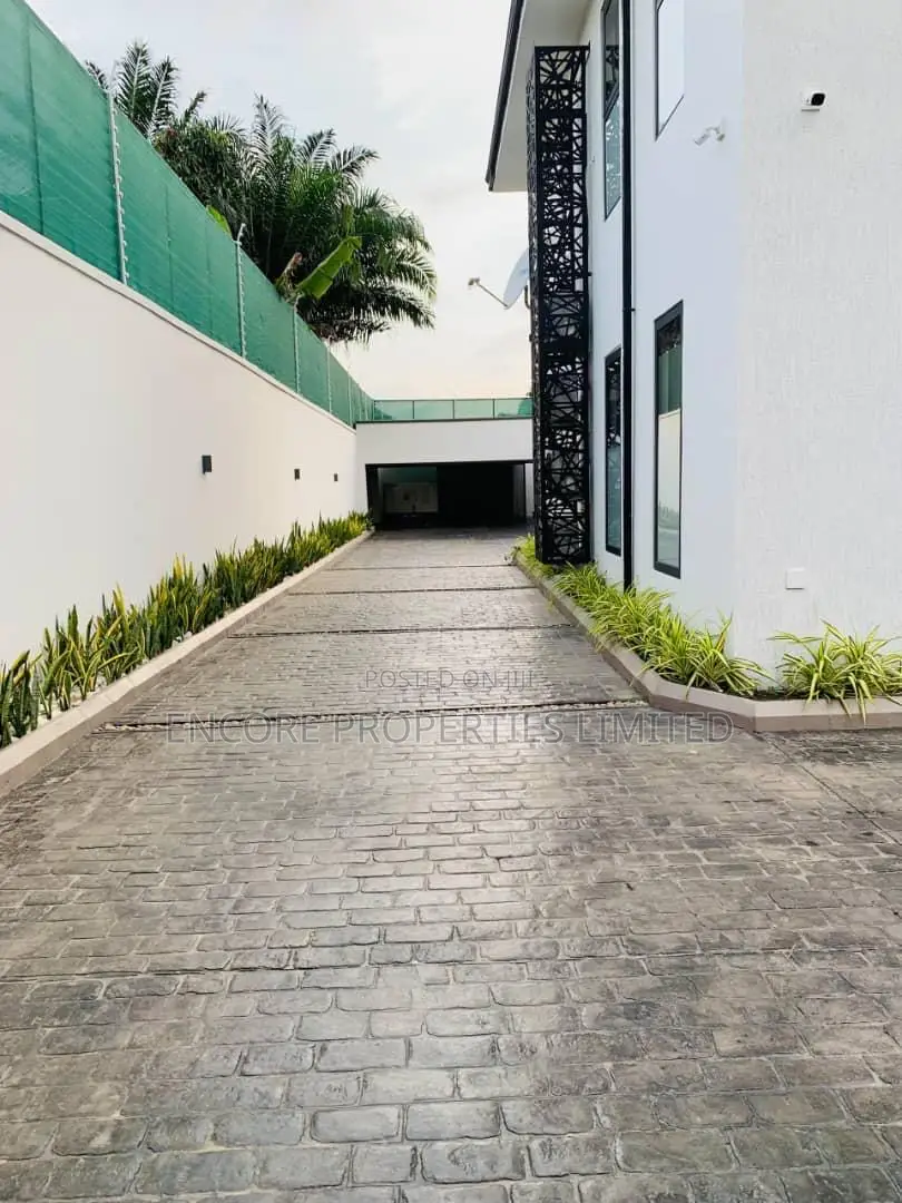 4bdrm Mansion in Encore Properties, Coffee Shop Area for rent