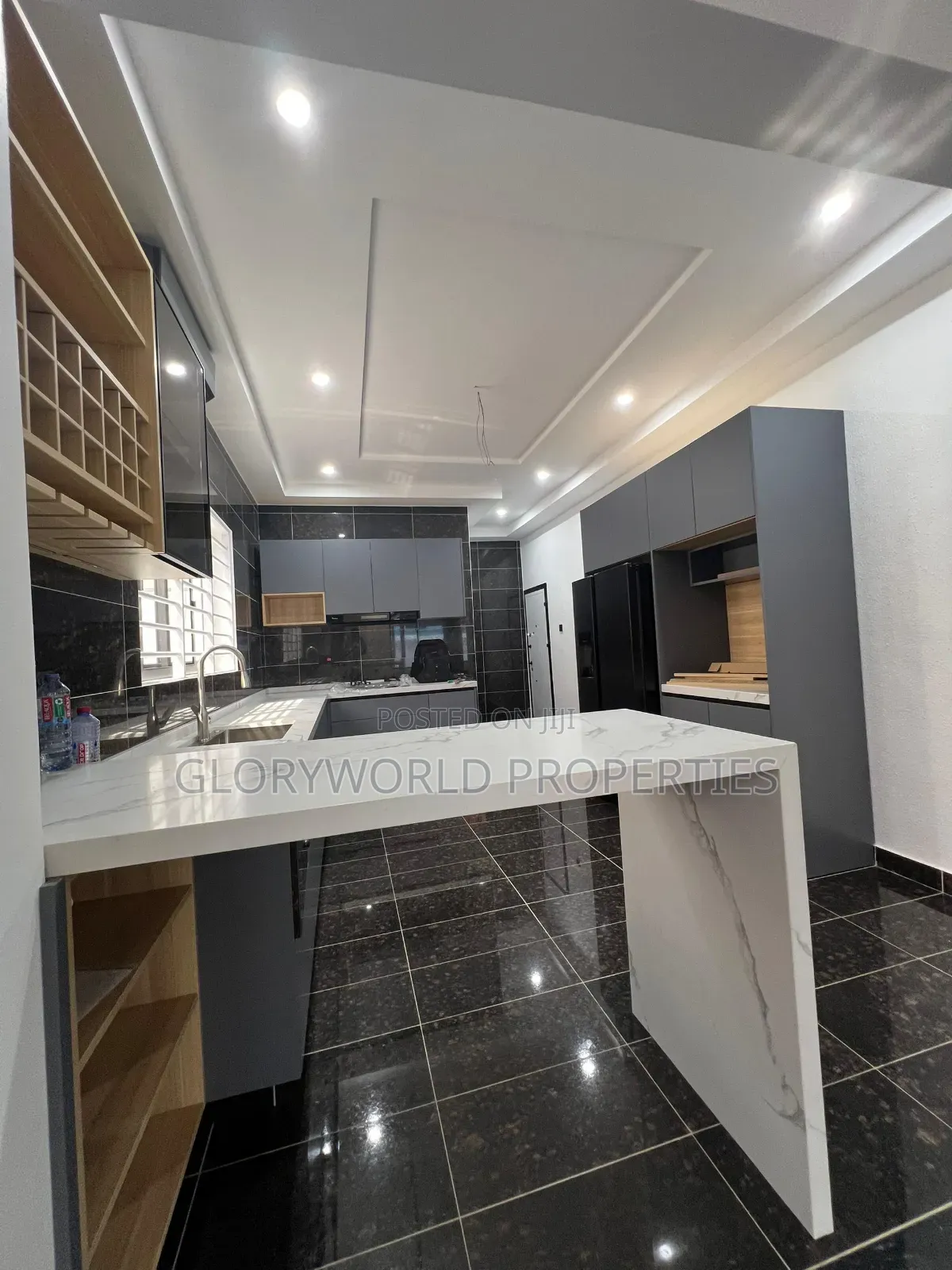 5bdrm Mansion in East Legon for sale